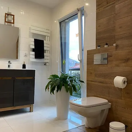 別荘 Dom Przy Skoczni Dom W Szczyrku Do Wynajecia シュチルク